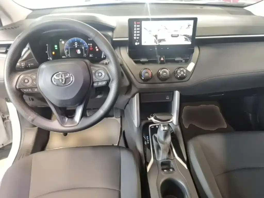 Toyota Corolla Cross — фото 3