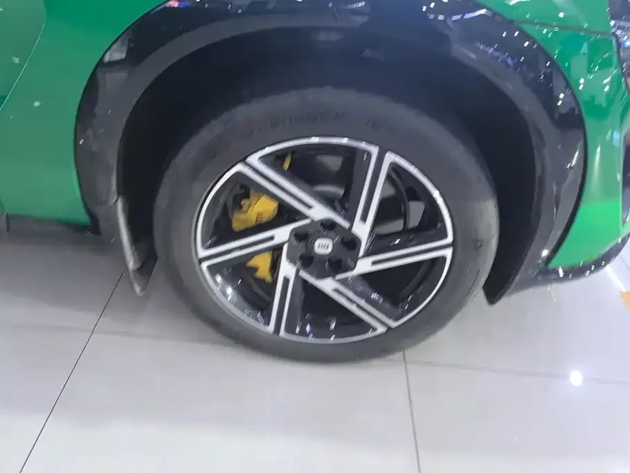 Xiaomi YU7 — фото 8