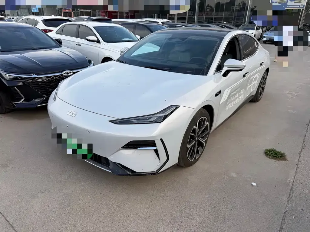 Geely Galaxy E8 — фото 1