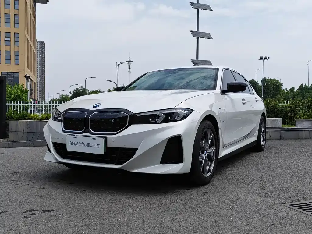 BMW i3 — фото 1