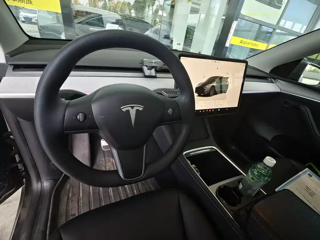 Tesla Model Y — фото 5