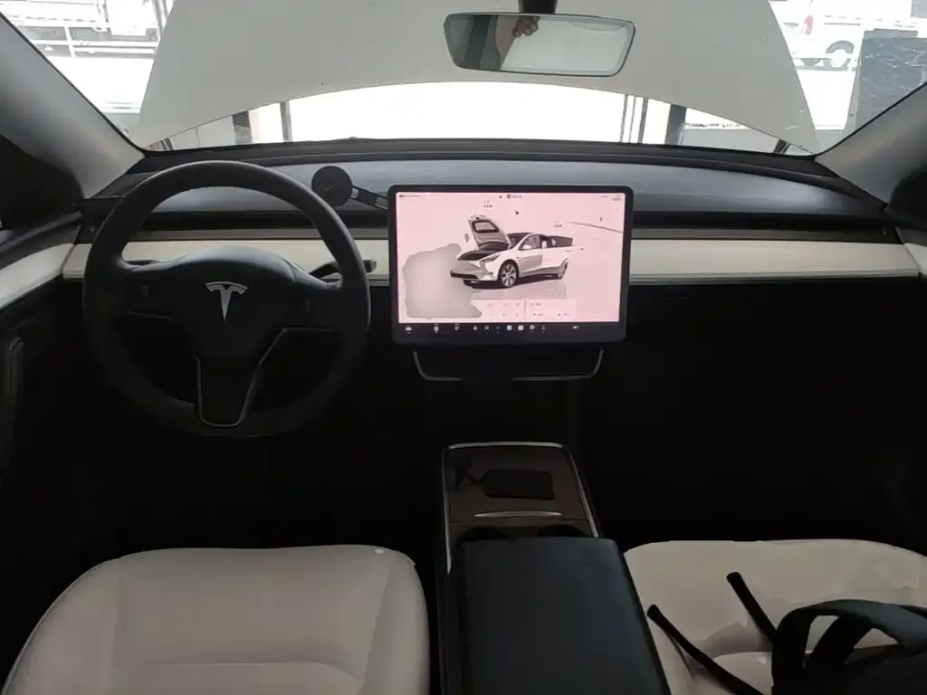 Tesla Model Y — фото 7