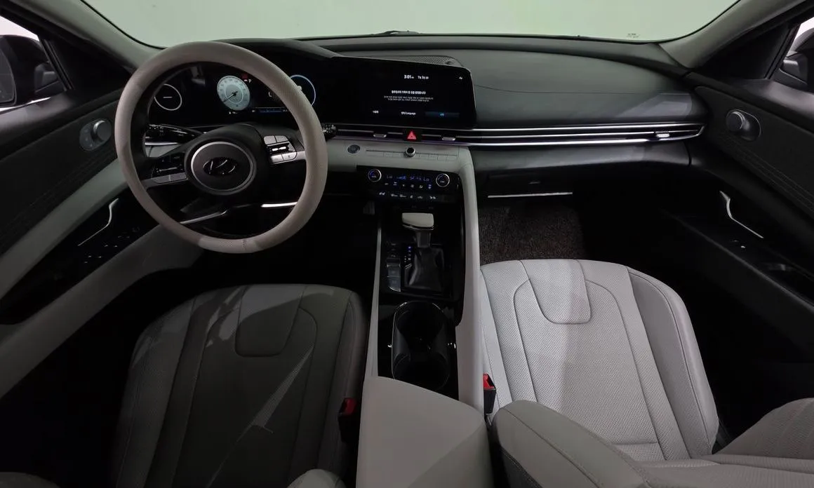 Hyundai AVANTE — фото 3