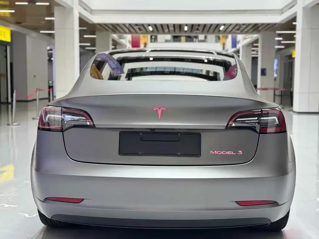 Tesla Model 3 — фото 7