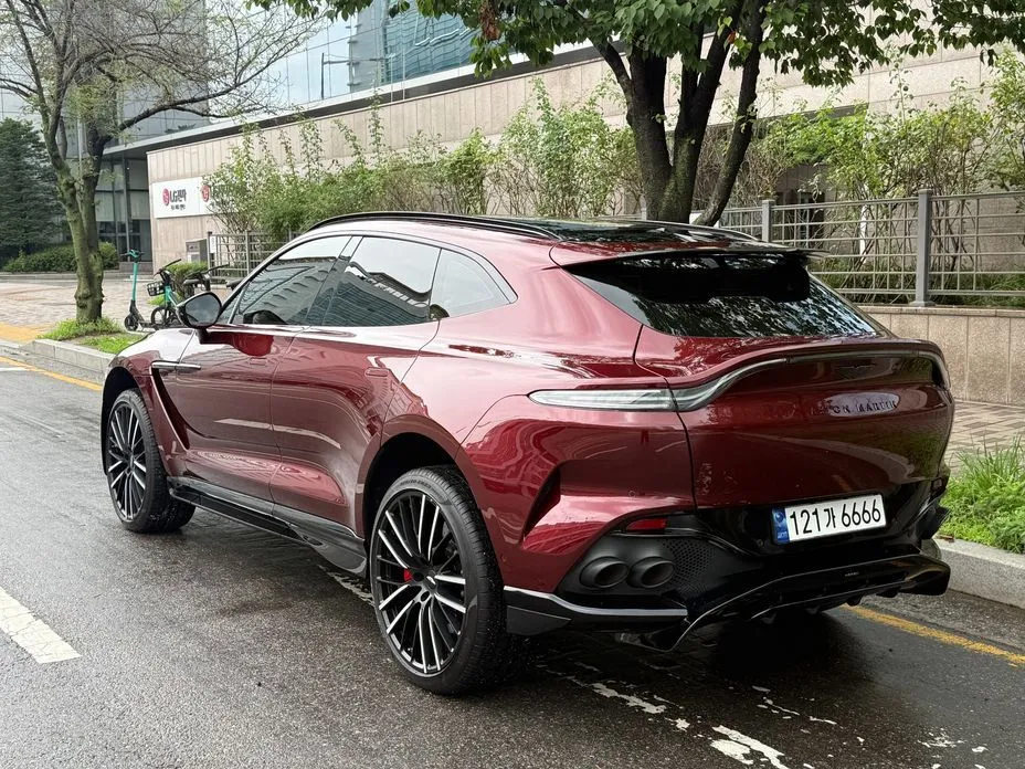 Aston Martin DBX — фото 4