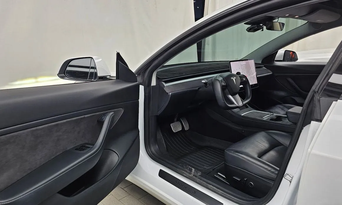 Tesla Model 3 2021 из KR, фото 4