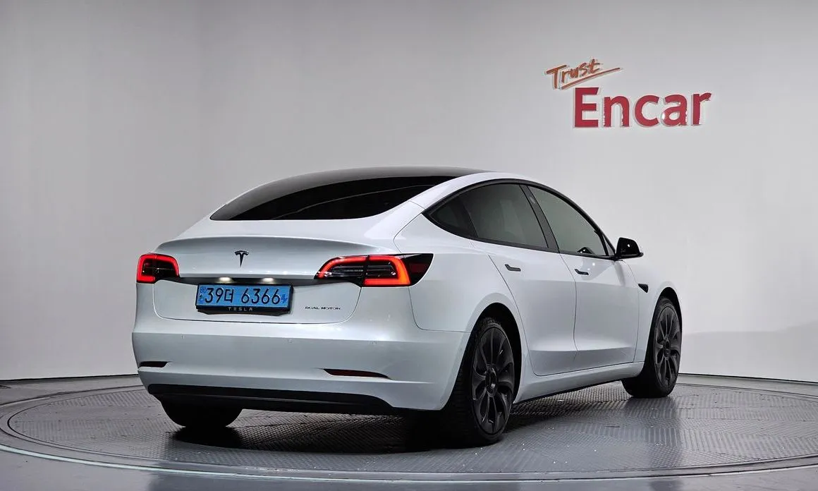 Tesla Model 3 2021 из KR, фото 3