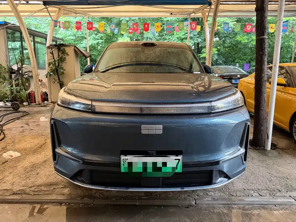 Geely Galaxy M9 — фото 1