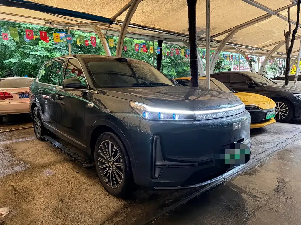 Geely Galaxy M9 — фото 10