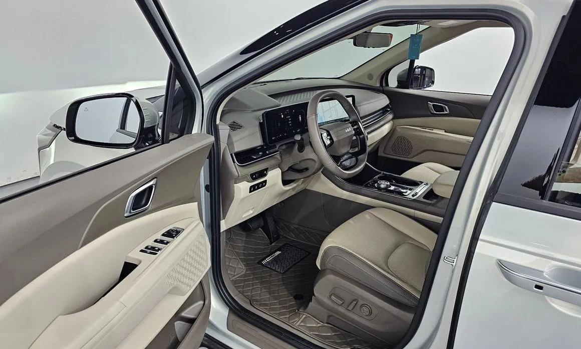 Kia Carnival — фото 10