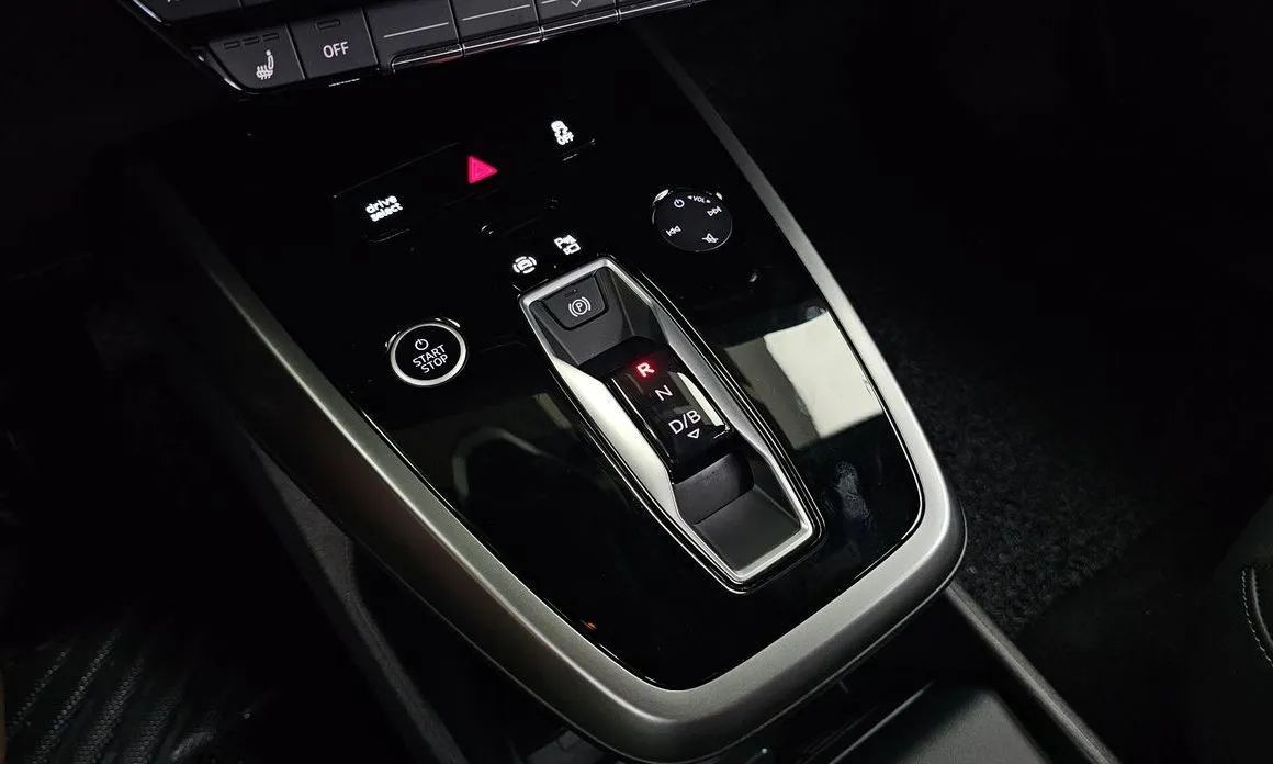 Audi Q4 e-tron 2025 из KR, фото 4