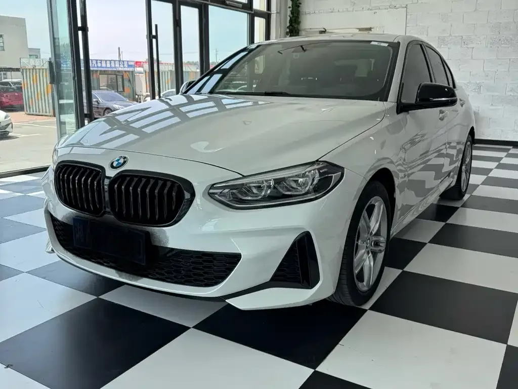 BMW 1 Series — фото 1