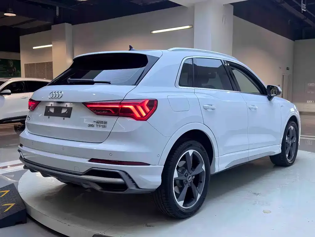 Audi Q3 — фото 7