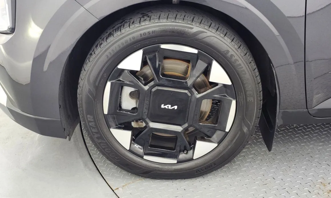 Kia Carnival — фото 10