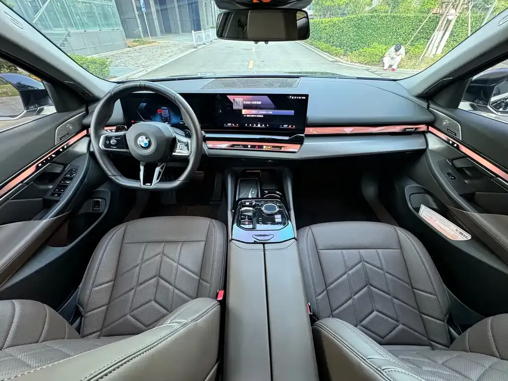 BMW 5 Series — фото 3