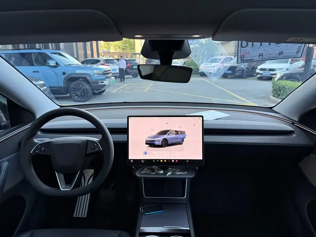 Tesla Model Y — фото 3