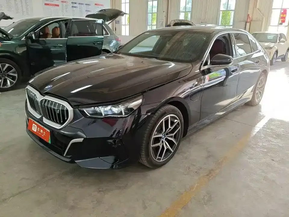BMW i5 — фото 1