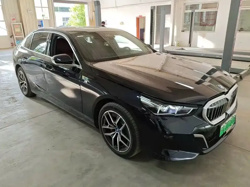 BMW i5 — фото 6