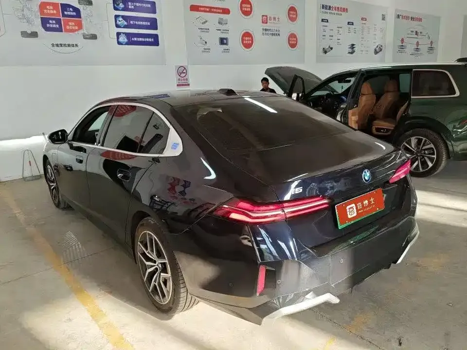 BMW i5 — фото 4