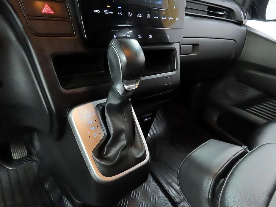 Hyundai Staria — фото 2