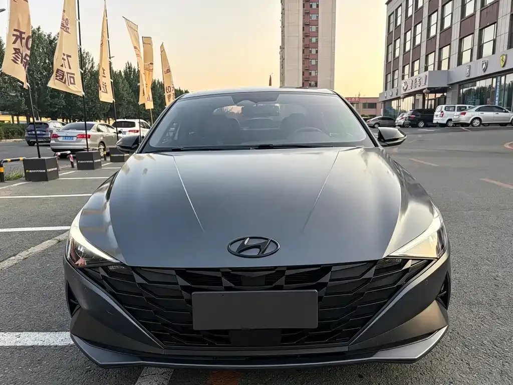 Hyundai Elantra — фото 4