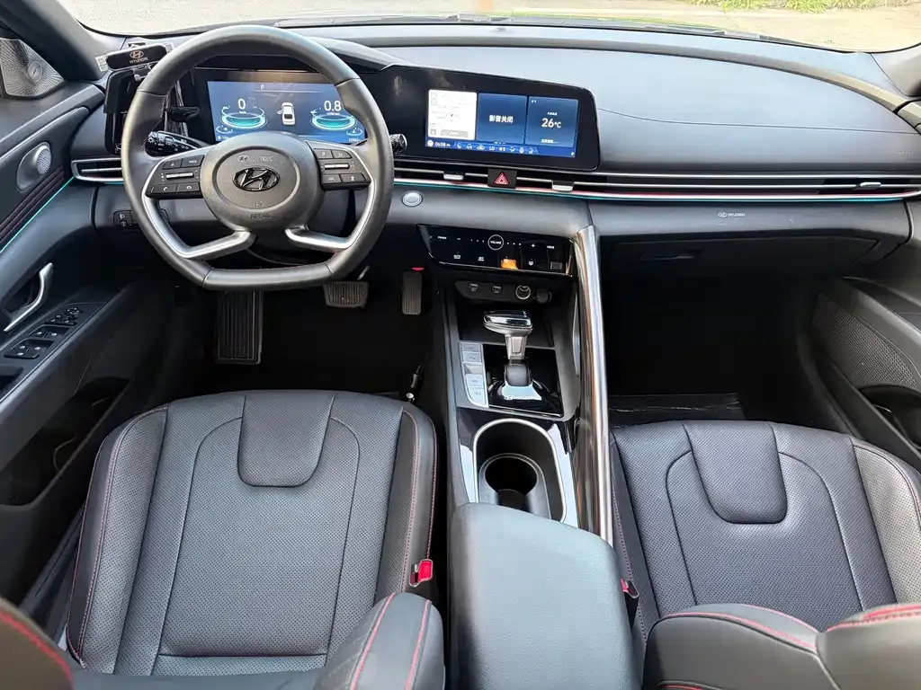 Hyundai Elantra — фото 6