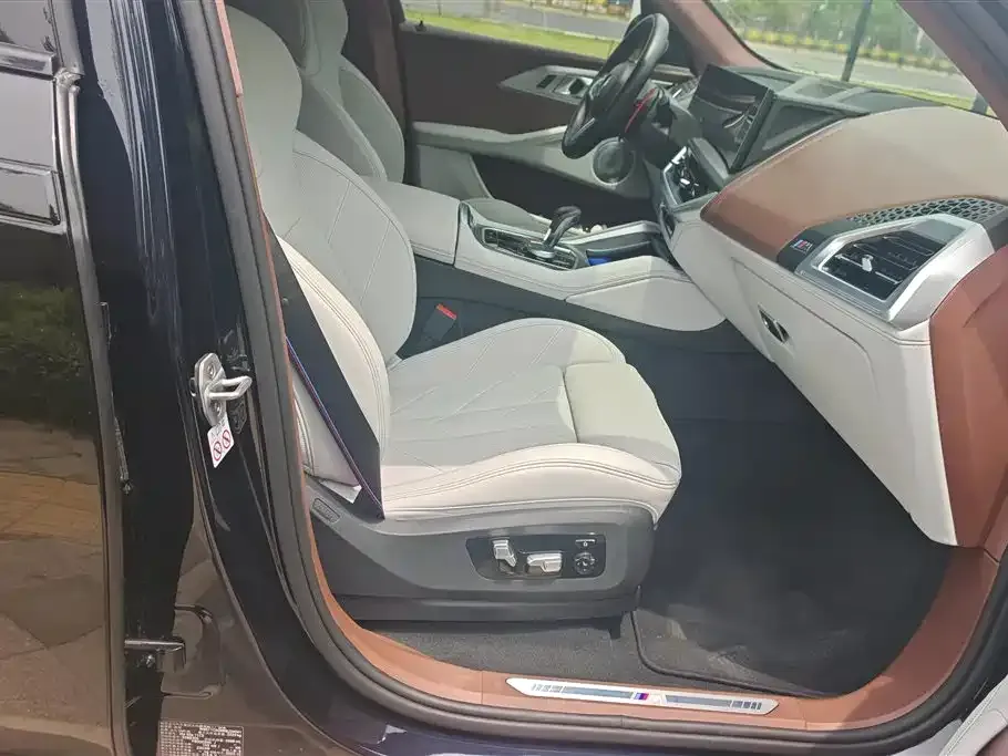BMW XM — фото 9