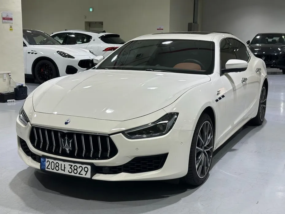Maserati Ghibli — фото 1