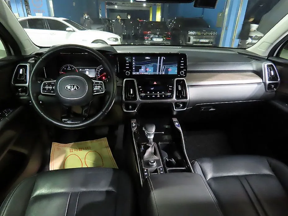 Kia Sorento — фото 5