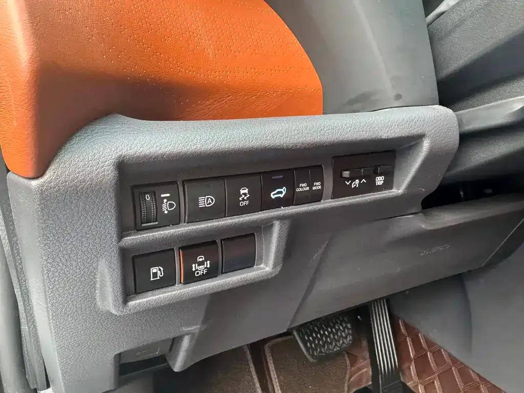 Toyota Granvia — фото 7