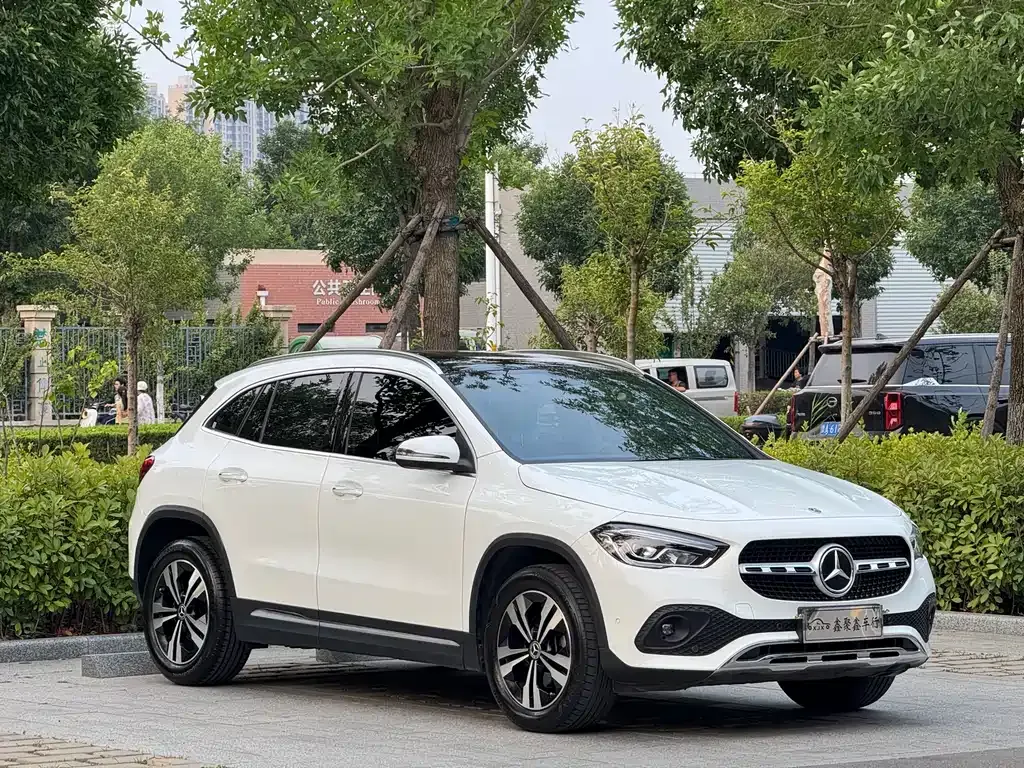 Mercedes-Benz GLA — фото 10