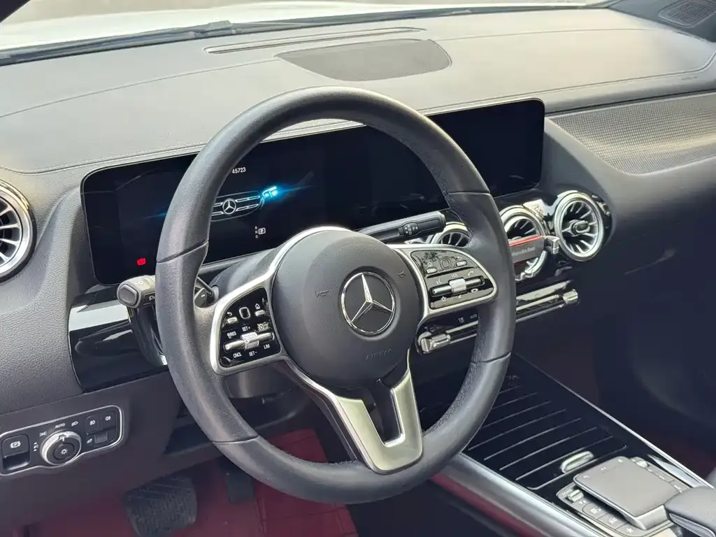 Mercedes-Benz GLA — фото 8