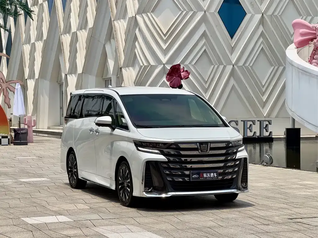 Toyota Vellfire — фото 10