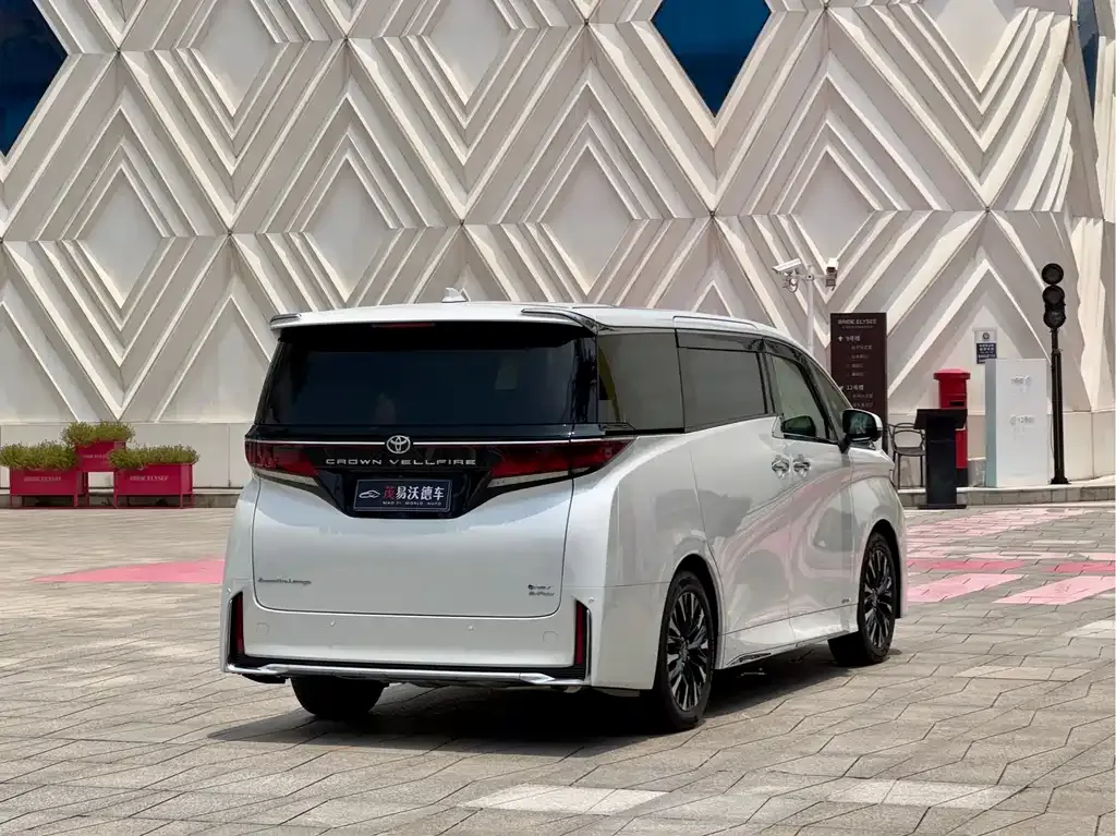 Toyota Vellfire — фото 8