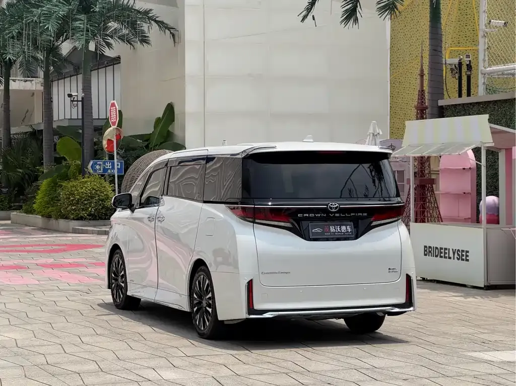 Toyota Vellfire — фото 5