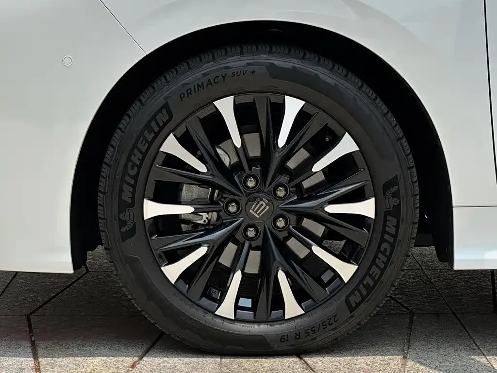 Toyota Vellfire — фото 3