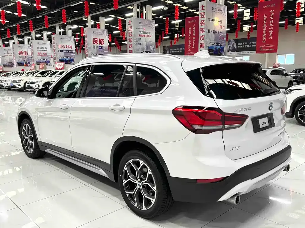 BMW X1 — фото 9