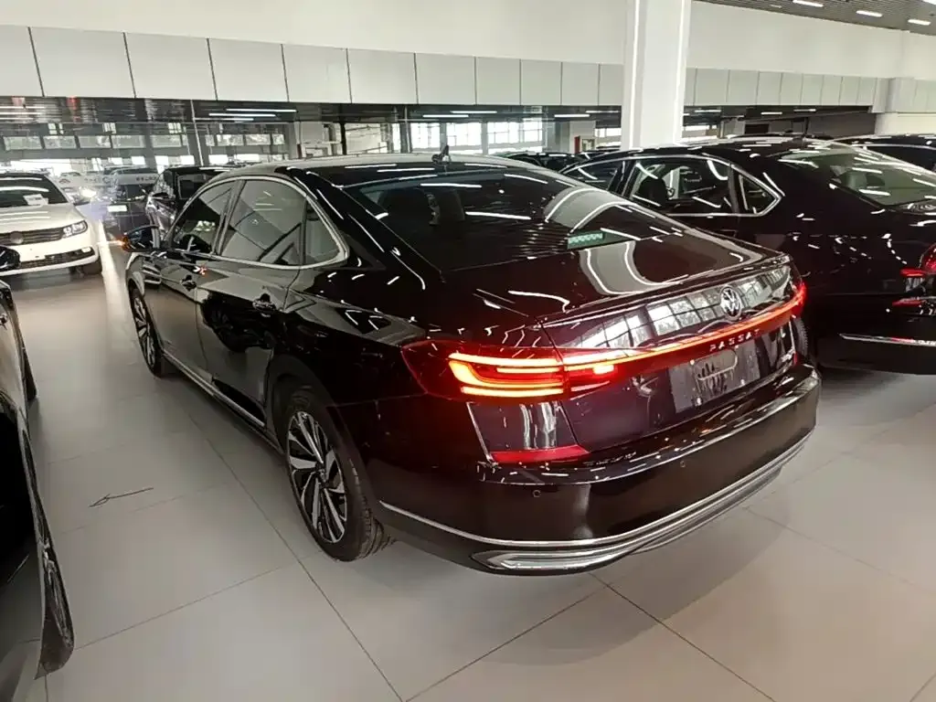 Volkswagen Passat — фото 4