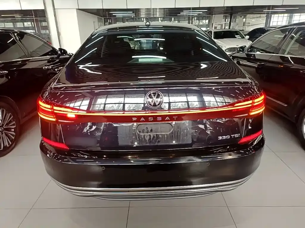 Volkswagen Passat — фото 5