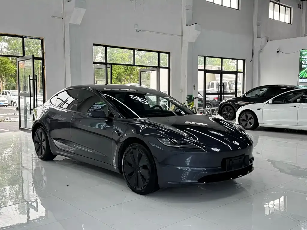 Tesla Model 3 — фото 5