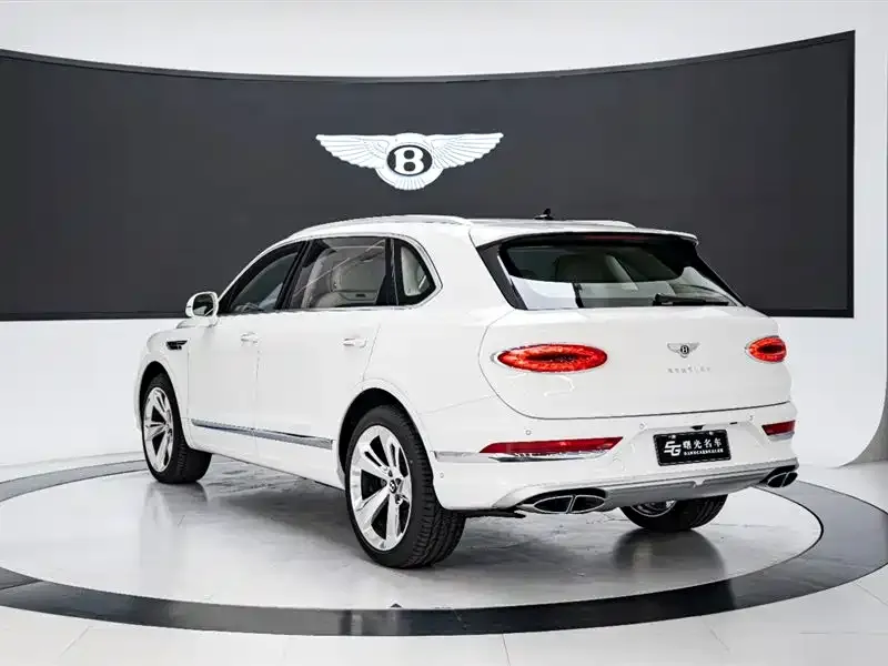 Bentley Bentayga — фото 2