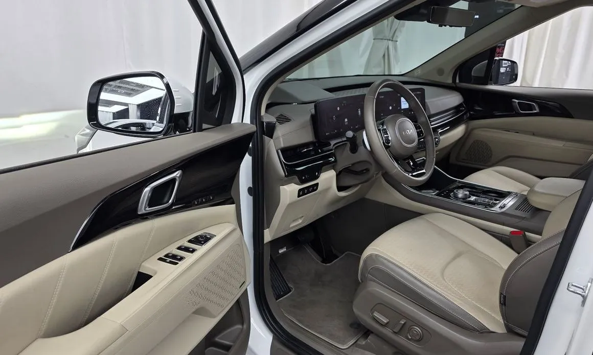 Kia Carnival — фото 4