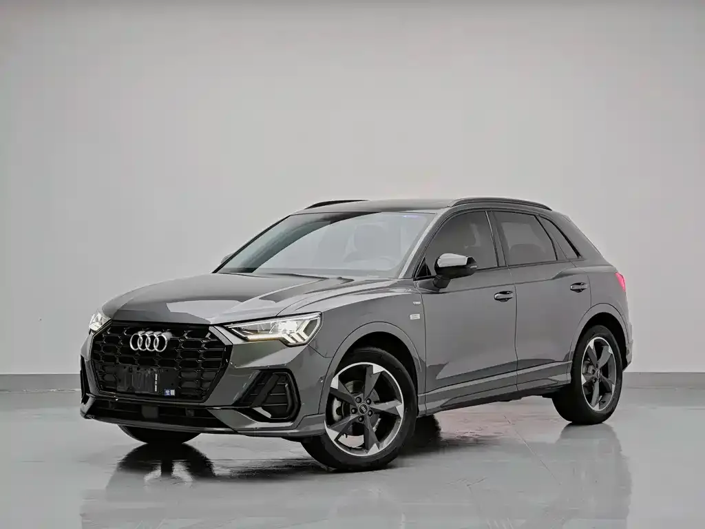 Audi Q3 — фото 1
