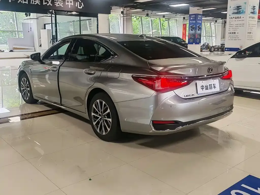 Lexus ES — фото 9