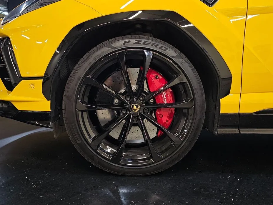 Lamborghini Urus — фото 10