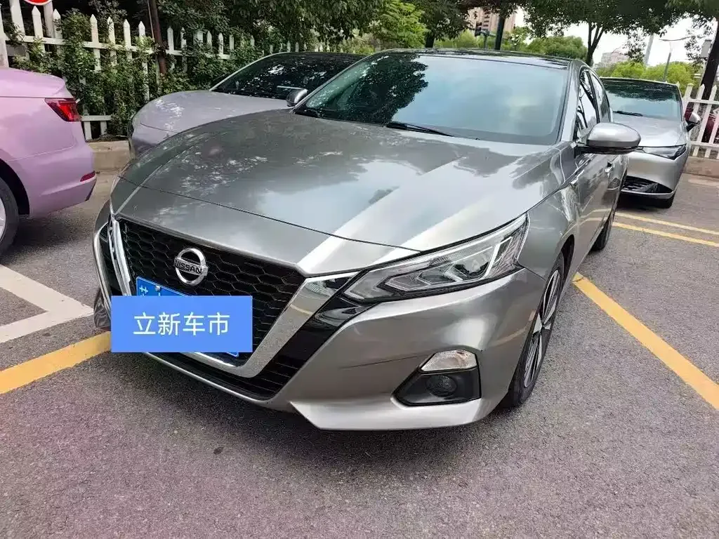 Nissan Teana — фото 1