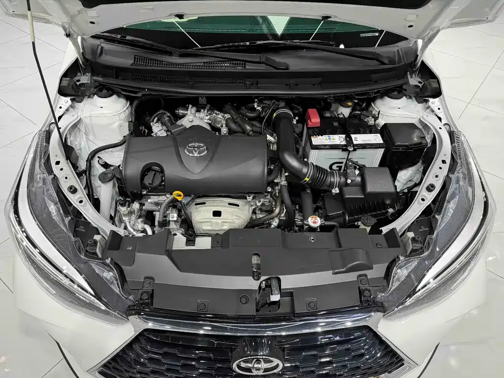 Toyota Yaris L — фото 8