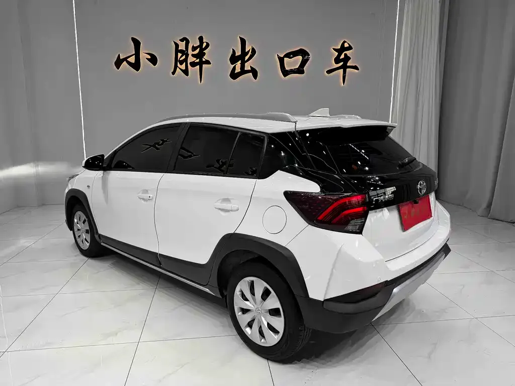 Toyota Yaris L — фото 6