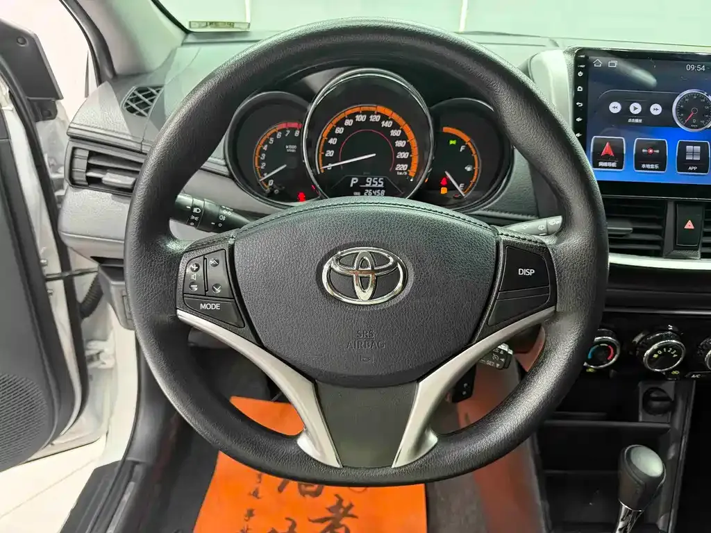 Toyota Yaris L — фото 9