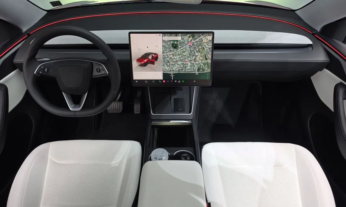 Tesla Model Y — фото 10
